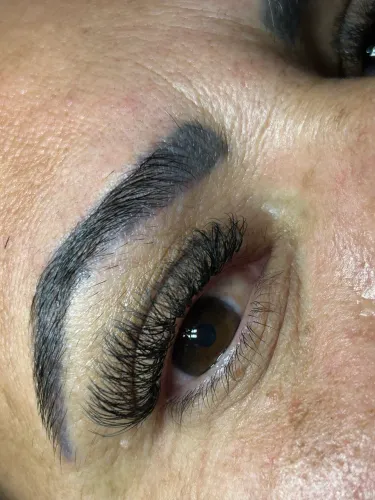 Venha fazer seu cilios e suas sobrancelhas aqui!!