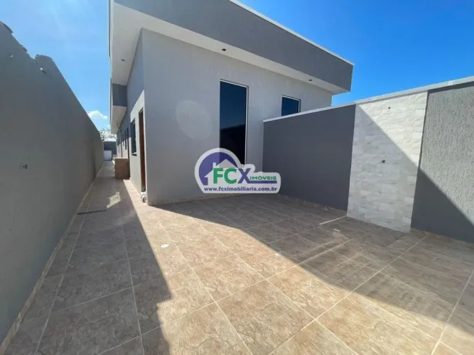 Casa para Venda em Itanhaém, Jequitibá, 2 dormitórios, 1 suíte, 1 banheiro, 2 vagas