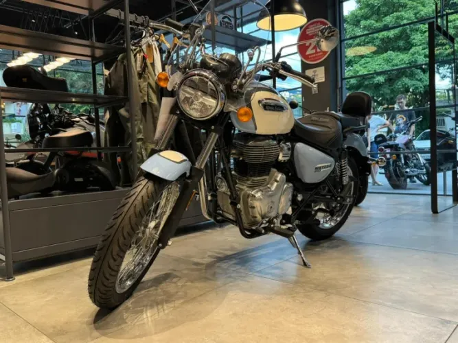 Meteor Aurora 350cc ABS.