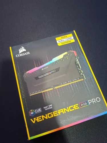 Memorias Ram Corsair Vengeance RGB PRO 32Gb (4x8Gb) 3200MHz em perfeito estado.