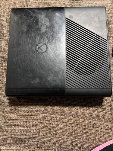 Xbox 360 super slim (leia a descrição).
