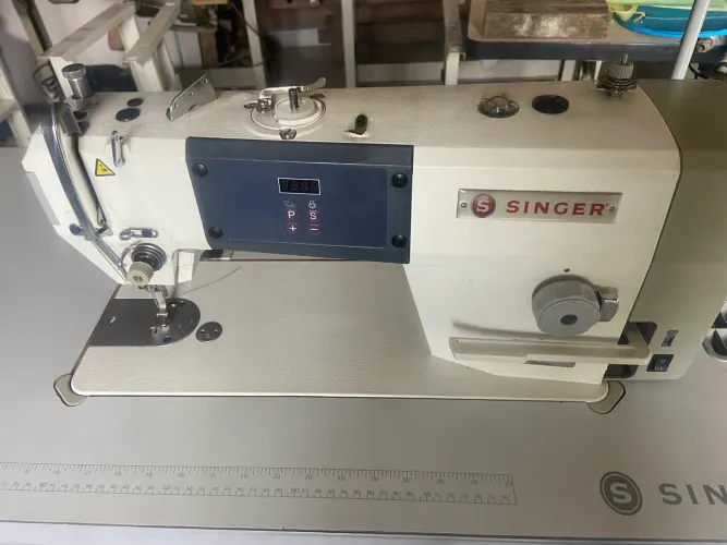 Reta Direct Drive Singer