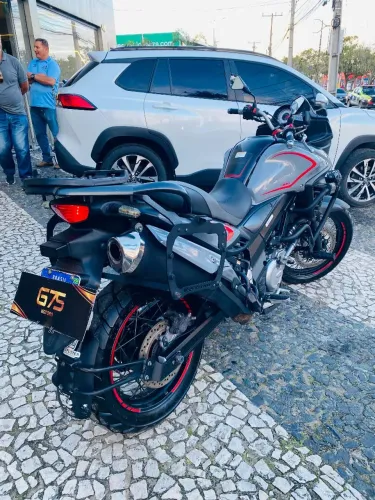 Moto extremamente nova