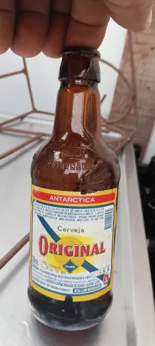 Vasilhames de 300 ml ambev tenho 500 unidades sem as grades somente os litrinho a 1 real