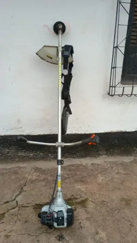 Rocadeira novinha com 1 um mês de uso por 1400,00 reais 