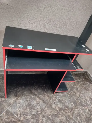 Escrivaninha de computador