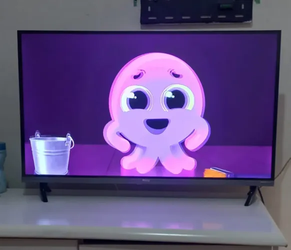 TV SMART 32 POLEGADAS DO SISTEMA ANDROID EM PERFEITO ESTADO
