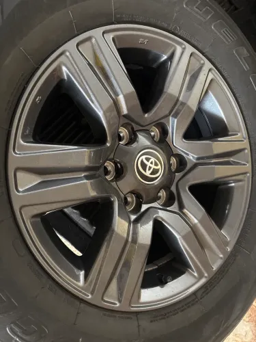 Roda Toyota Hilux SW4 aro 17 Unidade avulsa, consulte o jogo