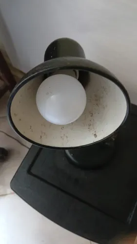 Luminária de Mesa Articulada - Ideal para Estudos e Escritório