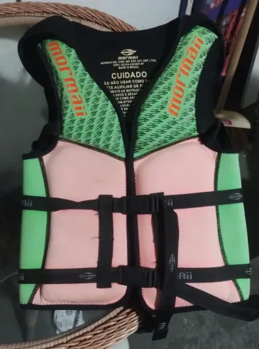 Colete infantil para andar de jet ski