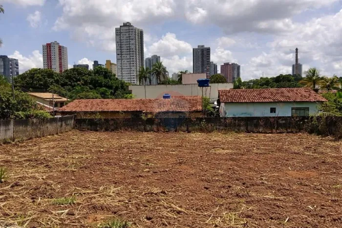 LOTE DE ESQUINA À VENDA NO PARQUE AMAZONIA EXCELENTE LOCALIZAÇÃO!