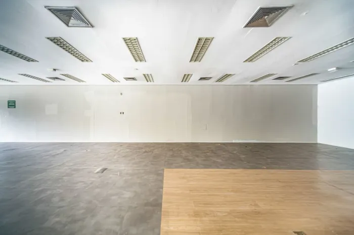 Prédio comercial na Rua Conselheiro Ribas, 459 544 m²