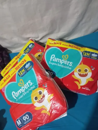 Fraudas Pampers M com 90un 