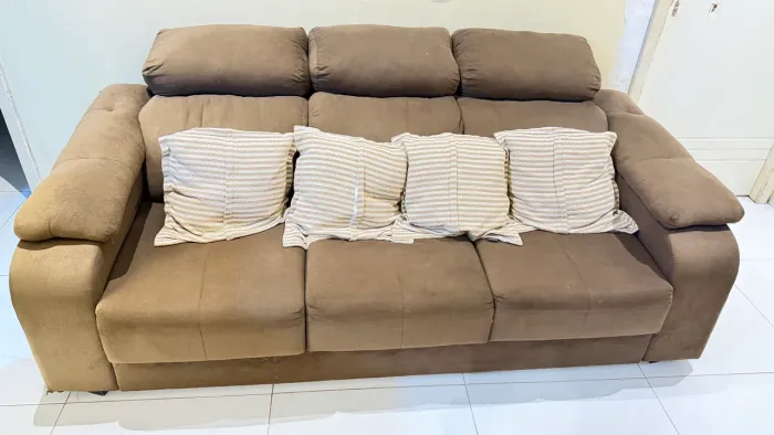 Vende-se sofá 3 lugares