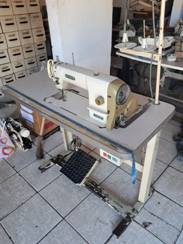 Vendo máquina de costura