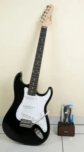 Guitarra Giannini G100 NOVA + Amplificador Aroma AG-04 + Cabo P10 | Pronta para tocar!