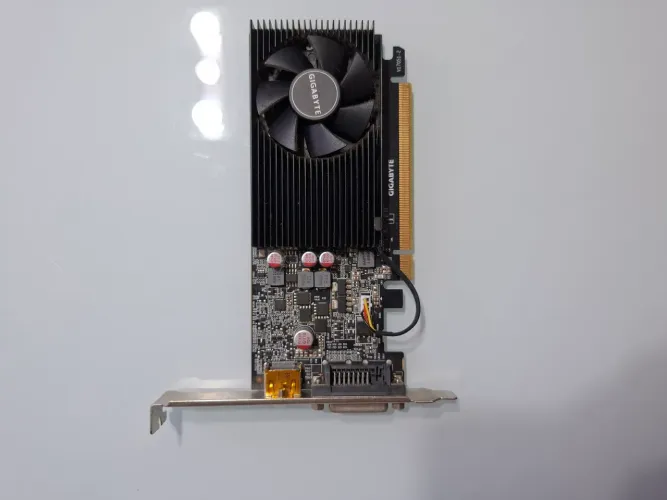 Placa de vídeo RT 1030 GIGABYTE