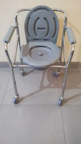 Cadeira de banho com coletor