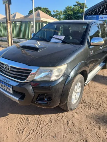 Toyota Hilux CD SRV D4-d 4X4 3.0 TDI Diesel AUT 2013