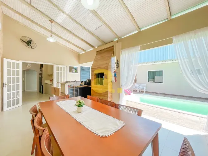 Casa com piscina e móveis diferenciados | BAIRRO SALTO, BLUMENAU