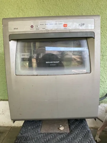 Máquina de Lavar Louças BRASTEMP, pouquíssimo uso 
