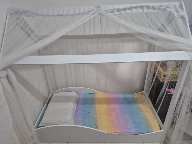 Cama montessoriana infantil casinha 