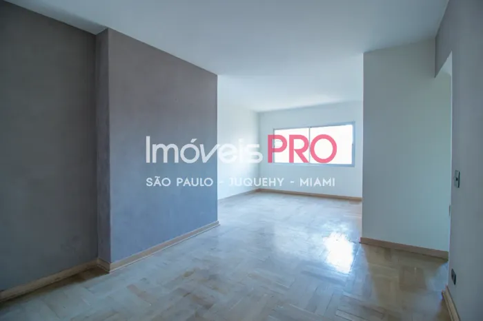 Apto reformado de 105 m2 com 2 dorm sendo 1 suite e 2 vagas no Itaim