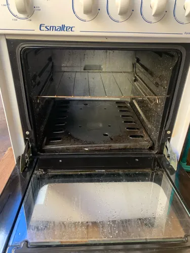 Vende-se fugão usado 4 bocas, tudo funcionando