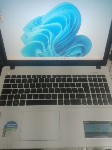 Notebook Asus i5-3317, 8 Gb de.memoria.hd 500, Windows 10, tela led 15.6, bateria viciada