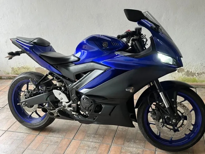 Yamaha YZF R-3 321 2023
