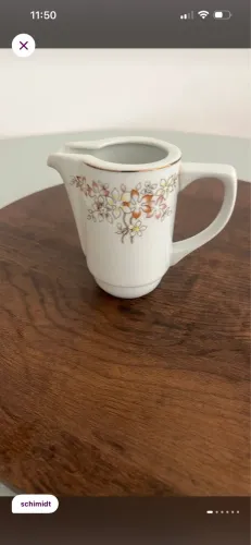 Pequena leiteira antiga