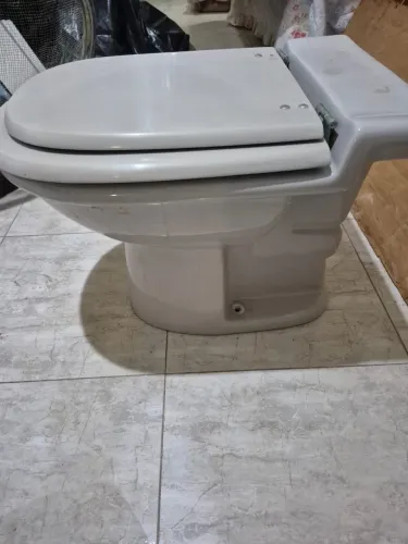 Vaso/bacia sanitária com Assento excelente estado