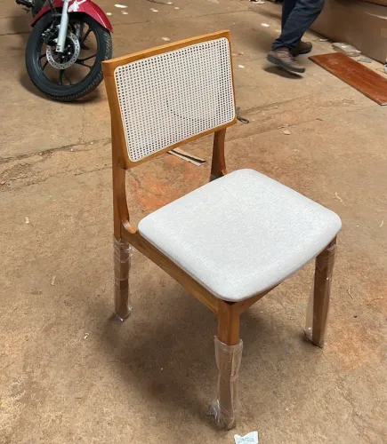 Cadeira em Madeira Maciça - Pronta Entrega