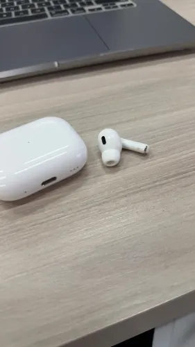 AirPods Pro 2 - SEM LADO ESQUERDO (PERDI)