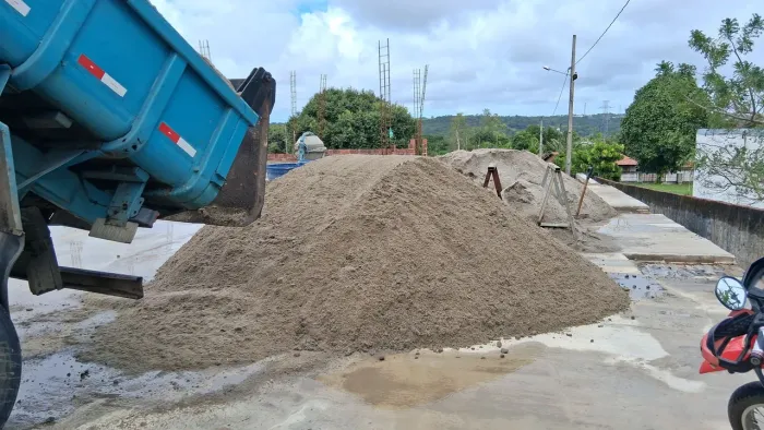 Brita 19 4 mts e areia grossa 4 mt