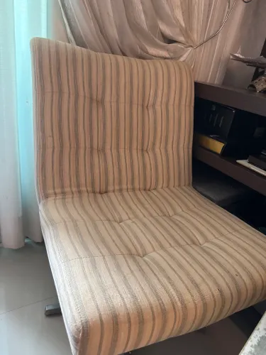 Cadeira poltrona giratória acolchoada