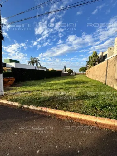 Terreno em condomínio, -