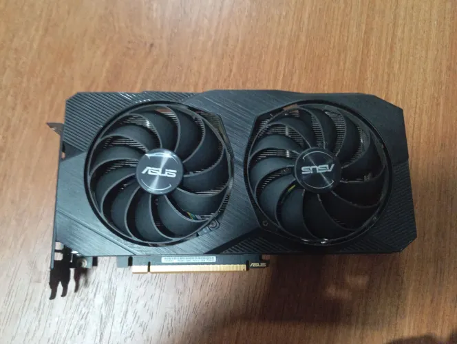 Radeon RX5500XT Asus Evo - Bom estado