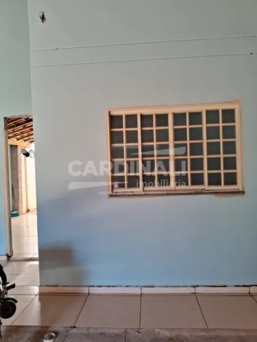 Casa Padrão à Venda ? Espaçosa, Aconchegante e Bem Localizada