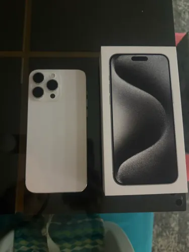 iPhone 15 Pro Max 256gB em excelente estado. 