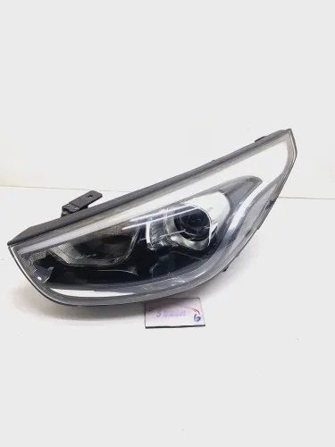 Farol Esquerdo Hyundai Ix30 2.0 Aut 2015 Á 2018 Direito