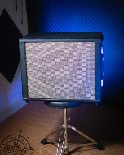 Gabinete para Guitarra com Falante Celestion Vintage 30 (V30)