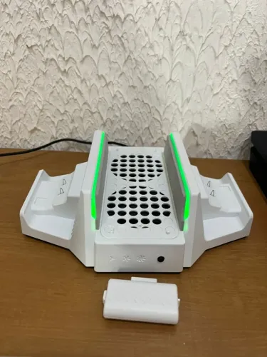 Base RGB Cooler + Dock de Carregamento para Xbox Series S com Bateria Recarregável