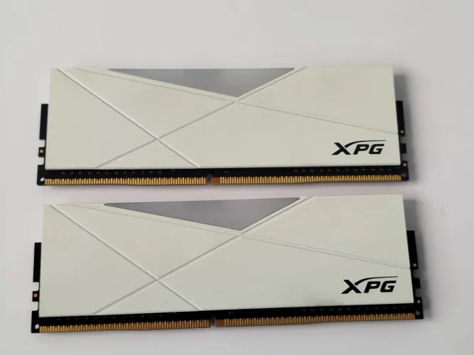 Memórias DDR4 32GB (2X16) 3600Mhz XPG
