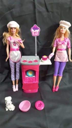 Coleção bonecas barbies confeiteira.