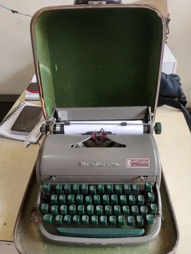 Máquina escrever antiga