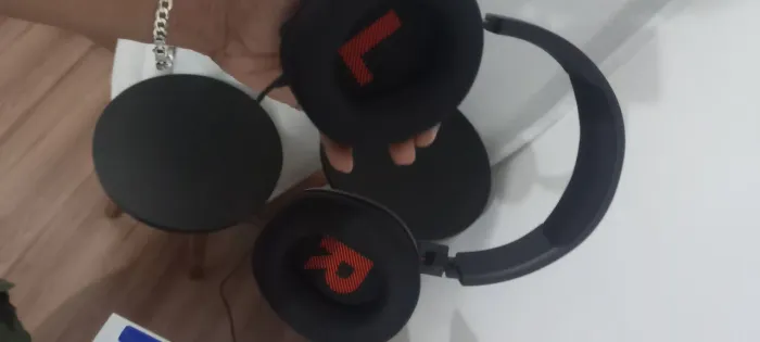 Fone JBL original com fio