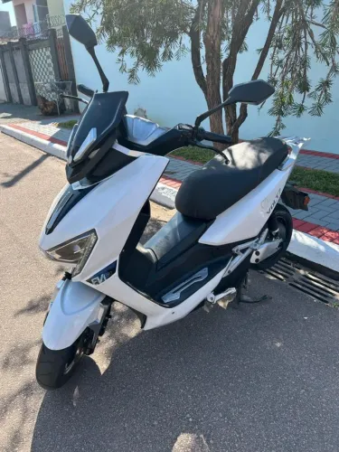 Moto elétrica voltz ev1 esport uma bateria