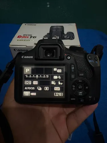 Vendo câmera Canon Rebel T6 (Único dono)