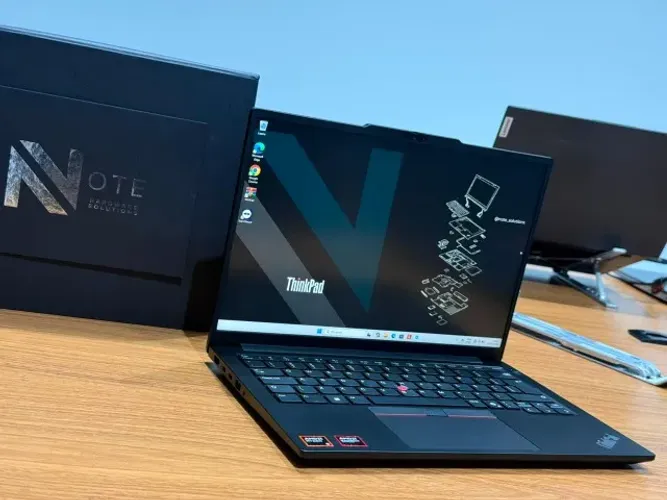 Notebook Lenovo ThinkPad E14 Gen 7 AMD Ryzen 5 220 16GB DDR5 512GB SSD - 01 ANO GARANTIA